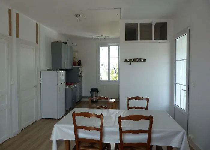 à Pied - Grand Lumineux - Ménage Et Linge Non Compris